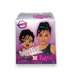 Mini Bratz x Kylie Jenner Series 1 Collectible Figures, 2 Minis‎ New 2023 Sealed